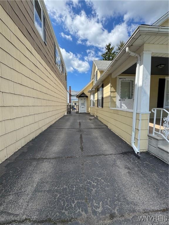 354 Schenck St, North Tonawanda, NY 14120 - view of home's exterior