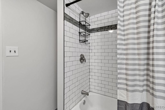 10652 Elm St, North Collins, NY 14111 - full bath featuring shower / bathtub combination with curtain