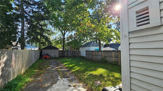 341 Dartmouth Ave, Buffalo, NY 14215 - view of yard featuring a shed