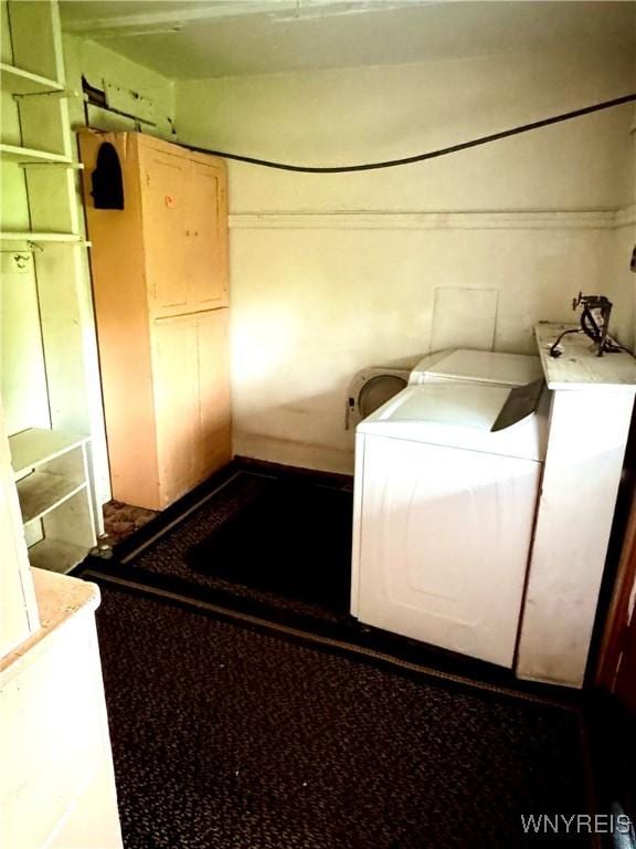 6723 Akron Rd, Lockport Town, NY 14094 - washroom featuring independent washer and dryer