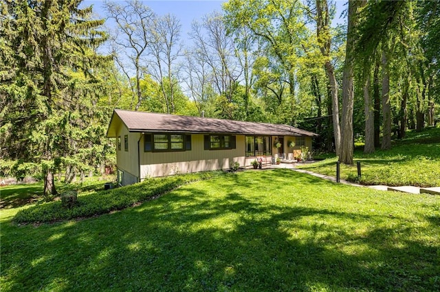 182 Stony Point Trl, Webster, NY 14580 - ranch-style house featuring covered porch and a front yard