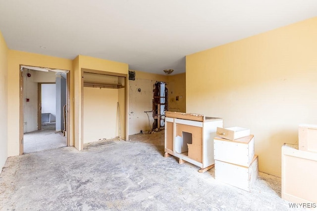 628 9th St, Niagara Falls, NY 14301 - view of unfurnished living room
