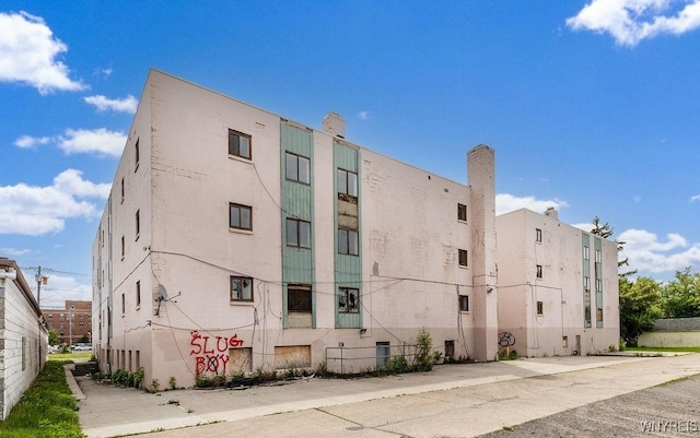 628 9th St, Niagara Falls, NY 14301 - view of property
