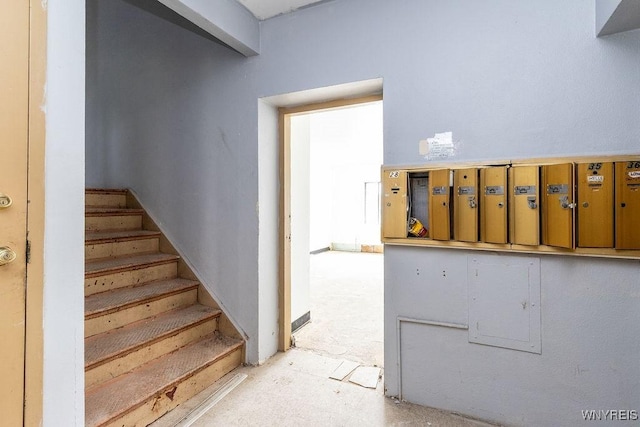 628 9th St, Niagara Falls, NY 14301 - view of stairs