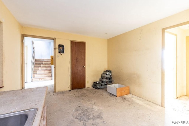 628 9th St, Niagara Falls, NY 14301 - unfurnished room with a sink