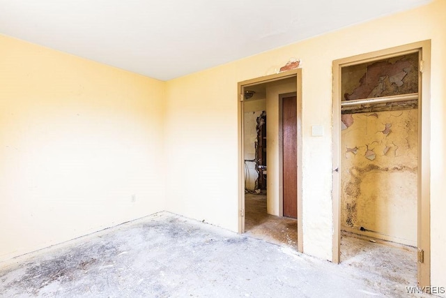 628 9th St, Niagara Falls, NY 14301 - unfurnished bedroom with a closet