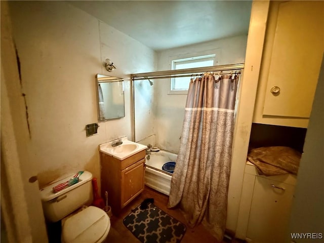 114 19th St, Buffalo, NY 14213 - bathroom with toilet, vanity, and shower / tub combo