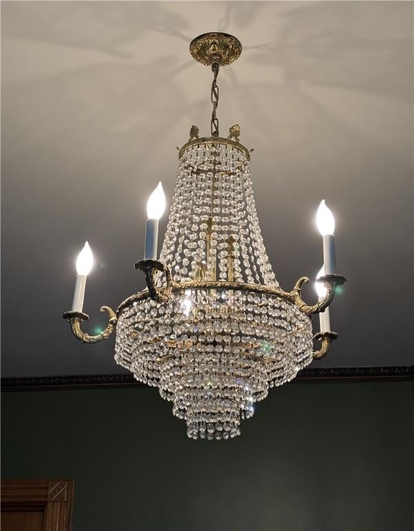 110 Edgar James St, Kane Boro, PA 16735 - detailed view of a chandelier
