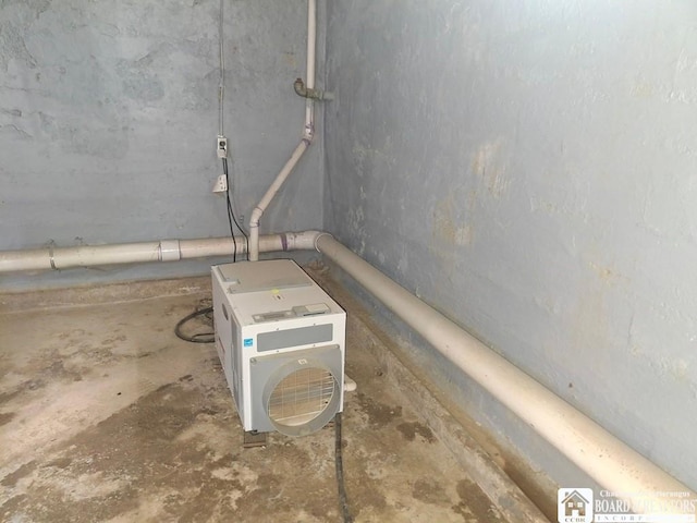 38 Douglas Pl, Jamestown, NY 14701 - detailed view of unfinished concrete flooring