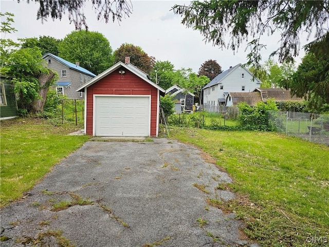 11 Bryant St, Utica, NY 13502 - detached garage with driveway