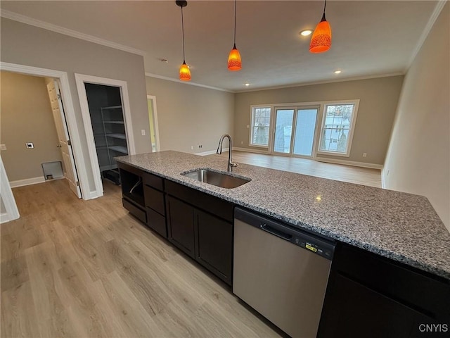 10 Platten Dr, Elbridge, NY 13080 - kitchen with dishwasher, a sink, dark cabinetry, crown molding, and light wood-style flooring