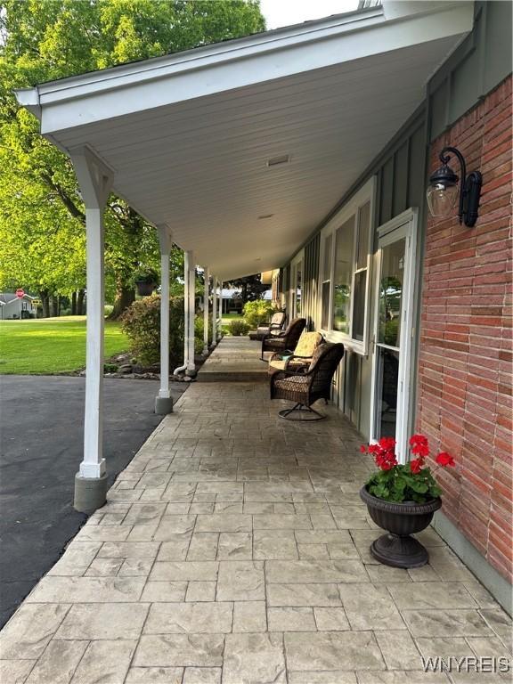 4710 Boncrest Dr E, Clarence, NY 14221 - view of patio