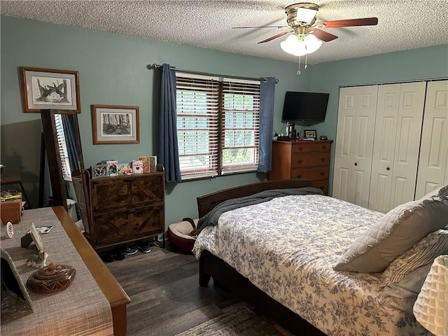 390 Bolivar Dr, Foster-Town, PA 16701 - bedroom with wood finished floors, a textured ceiling, a closet, and a ceiling fan
