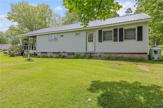 338 Dutch Hill Rd Unit 326, Parish, NY 13167 - view of front facade with a front yard, metal roof, and crawl space