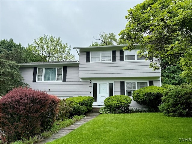107 Rosewell Mdw, Dewitt, NY 13214 - tri-level home with a front lawn