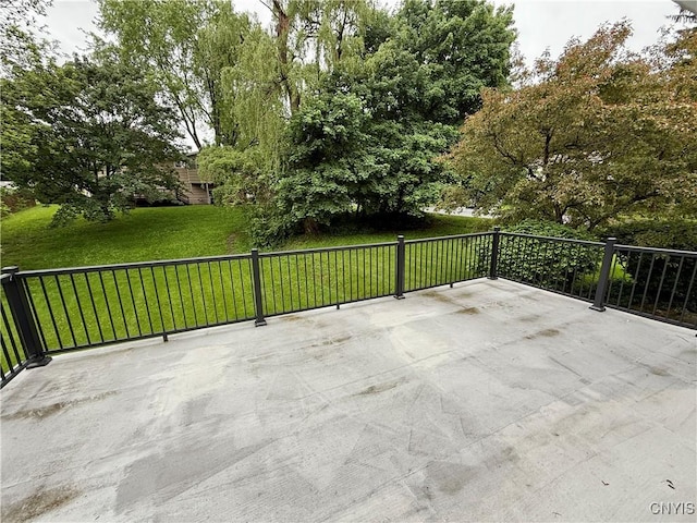 107 Rosewell Mdw, Dewitt, NY 13214 - view of patio / terrace