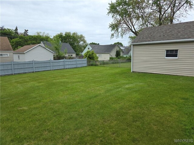 4654 Patricia Dr, Niagara Falls, NY 14305 - view of yard
