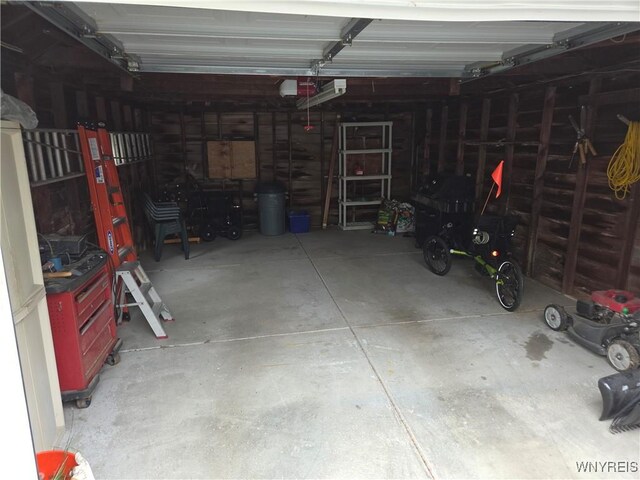4654 Patricia Dr, Niagara Falls, NY 14305 - view of garage