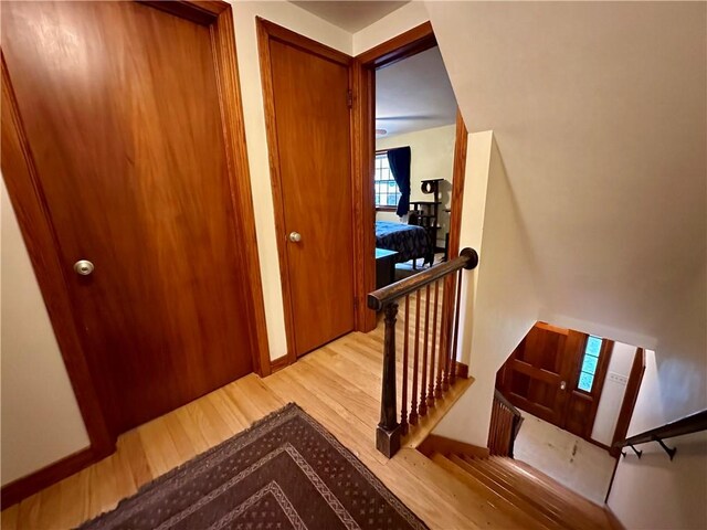 32 Bon Air Ave, Bradford-City, PA 16701 - entrance foyer with wood finished floors