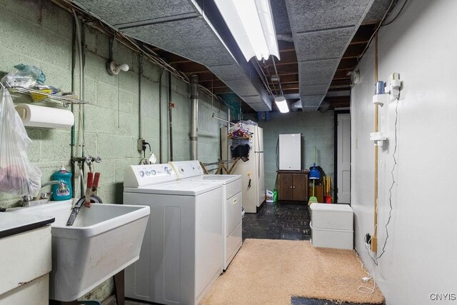 4922 Tenterden Dr, Onondaga, NY 13215 - laundry room featuring independent washer and dryer
