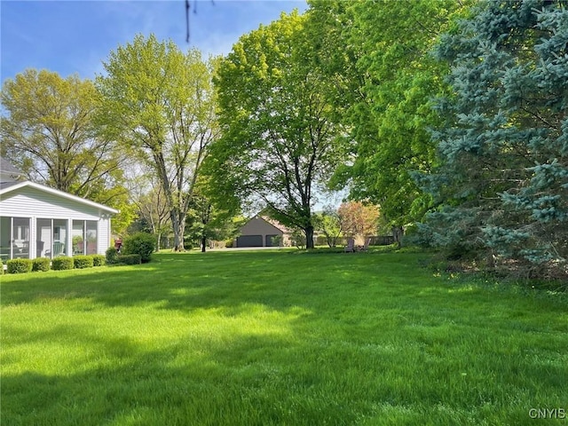 624 Deerfield Dr, Oneida-Inside, NY 13421 - view of grassy yard