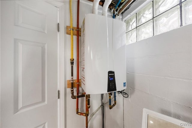 96 Lynbrook Cir, Dewitt, NY 13214 - utilities featuring tankless water heater