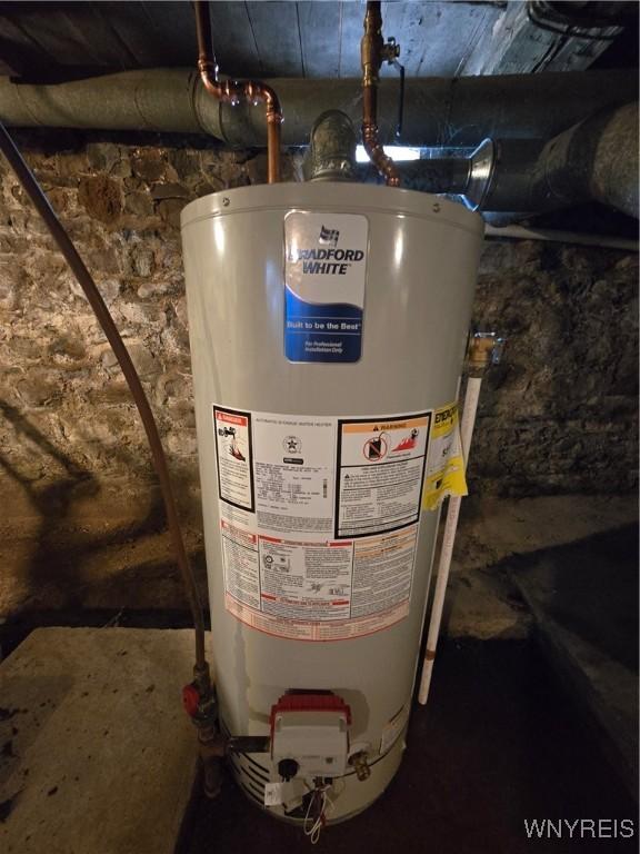4003 Wood Rd, Albion, NY 14411 - utility room with gas water heater