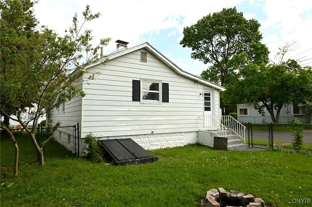801 Ballantyne Rd, Syracuse, NY 13207 - back of property with a gate