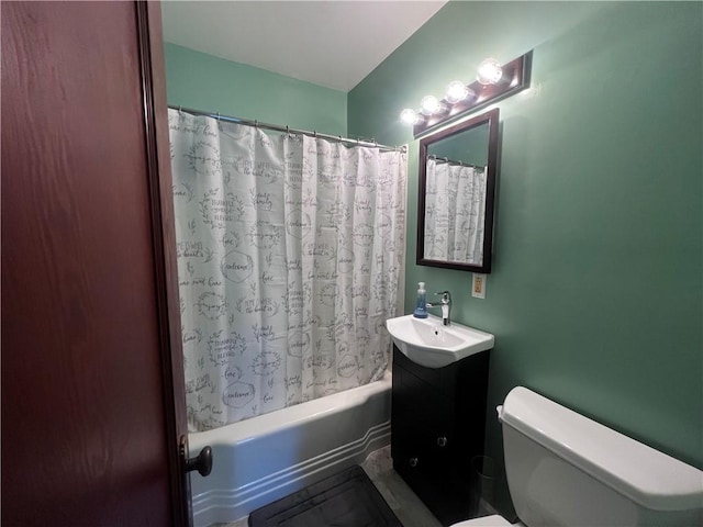 305 S Hoffman St, Elmira-City, NY 14904 - full bathroom with toilet, vanity, and shower / tub combo with curtain