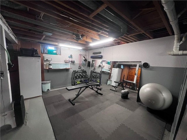 305 S Hoffman St, Elmira-City, NY 14904 - exercise room featuring a workshop area