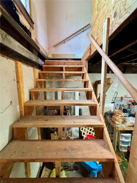 145 Decatur St, Corning-City, NY 14830 - view of staircase