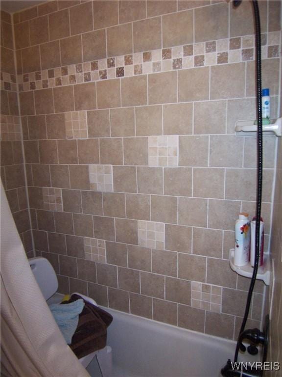 8330 Greiner Rd, Clarence, NY 14221 - bathroom with shower / bath combo