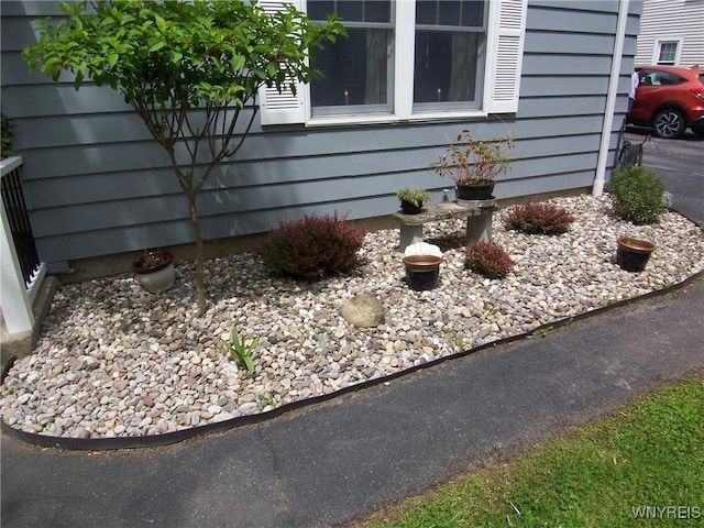 8330 Greiner Rd, Clarence, NY 14221 - exterior view