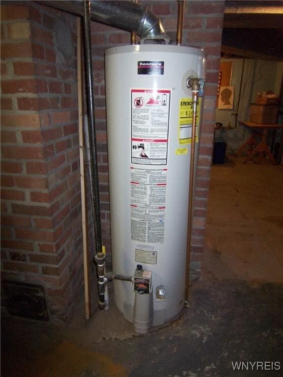 8330 Greiner Rd, Clarence, NY 14221 - utilities featuring gas water heater