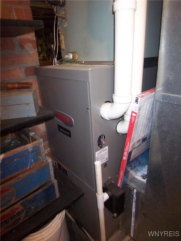 8330 Greiner Rd, Clarence, NY 14221 - utilities featuring heating unit