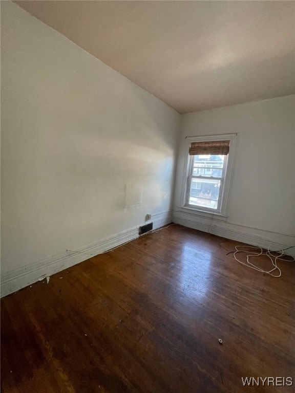 500 Massachusetts Ave, Buffalo, NY 14213 - unfurnished room with wood finished floors and baseboards