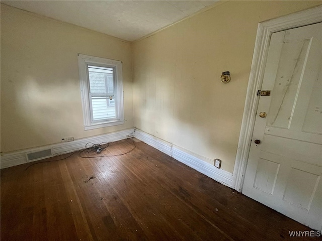 500 Massachusetts Ave, Buffalo, NY 14213 - unfurnished room with hardwood / wood-style flooring and baseboards