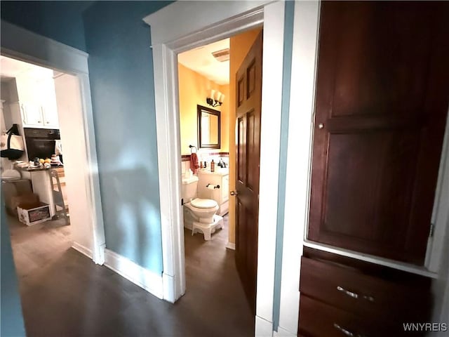 46 Cunard Rd, Buffalo, NY 14216 - hall with baseboards