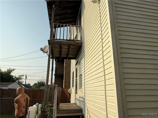 46 Cunard Rd, Buffalo, NY 14216 - view of home's exterior featuring a balcony