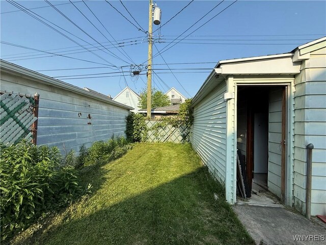 189 Lovering Ave, Buffalo, NY 14216 - view of yard