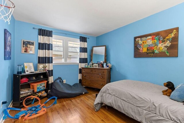 622 Stinard Ave, Syracuse, NY 13207 - bedroom with wood finished floors