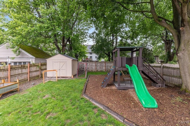 622 Stinard Ave, Syracuse, NY 13207 - view of yard with a playground