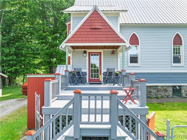 28 Bridge St, Albion, NY 13302 - porch with stairs