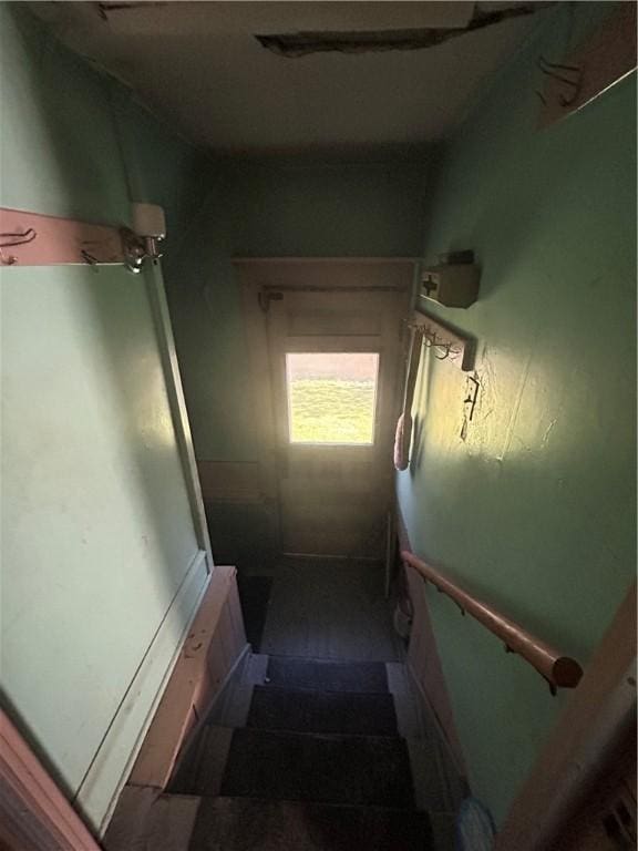 1227 Lake St, Elmira-City, NY 14901 - view of stairs