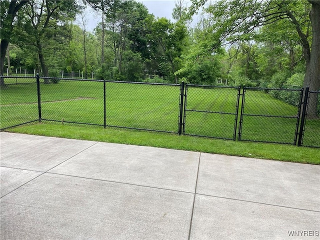 5780 Sheridan Dr, Amherst, NY 14221 - view of yard featuring a gate