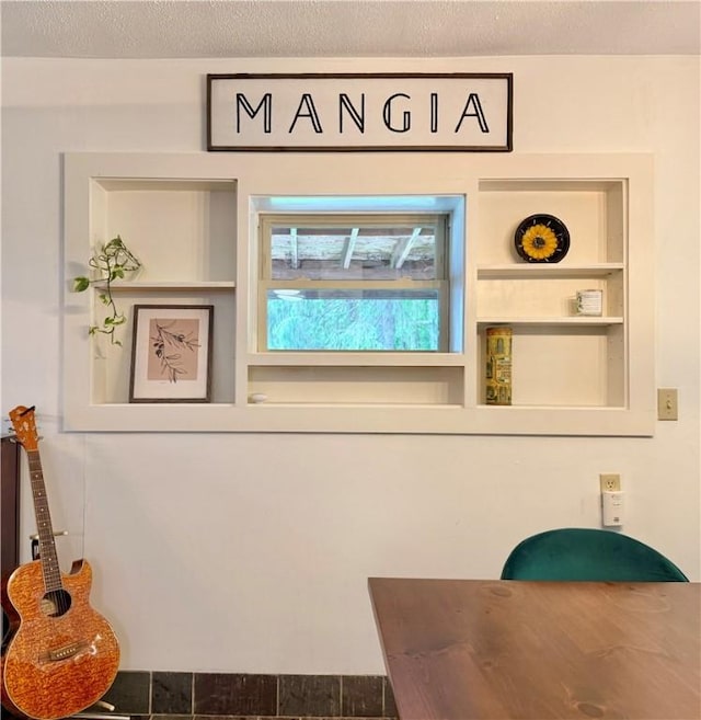 25 Woodside Ave, Oneonta-City, NY 13820 - detailed view of built in features