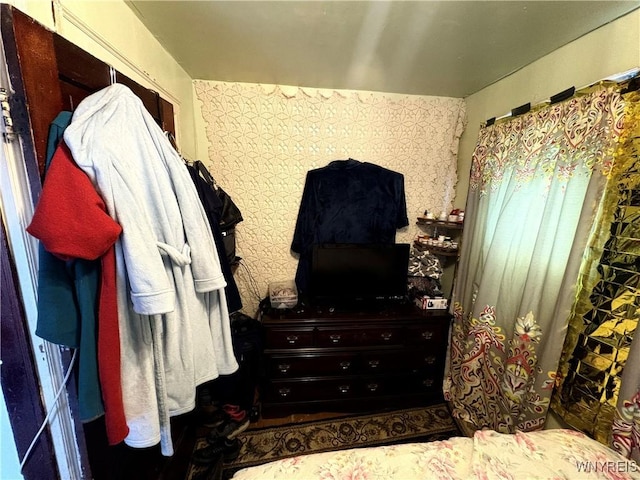 360 Watson St, Buffalo, NY 14212 - view of bedroom