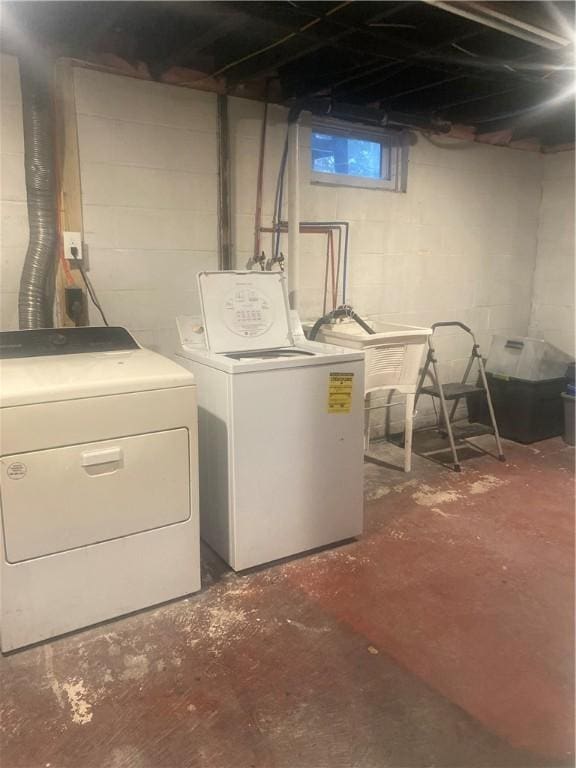 6 Gemini Cir, Gates, NY 14606 - laundry room featuring washer and dryer