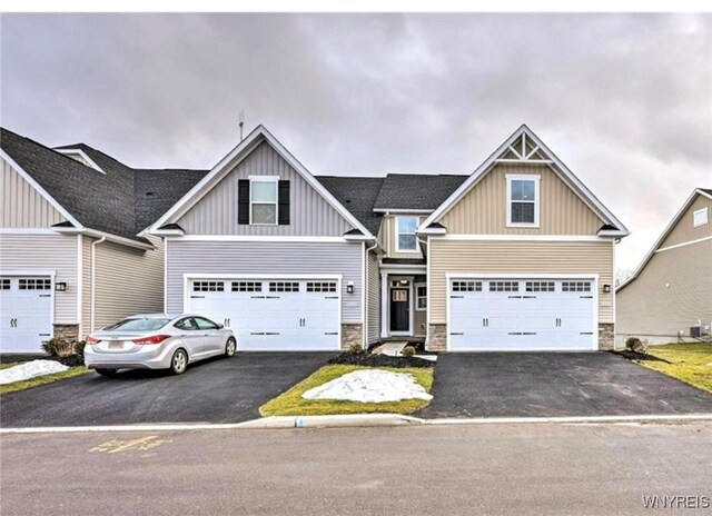 173 Sandstone Cir, Grand Island, NY 14072 - photo 1
