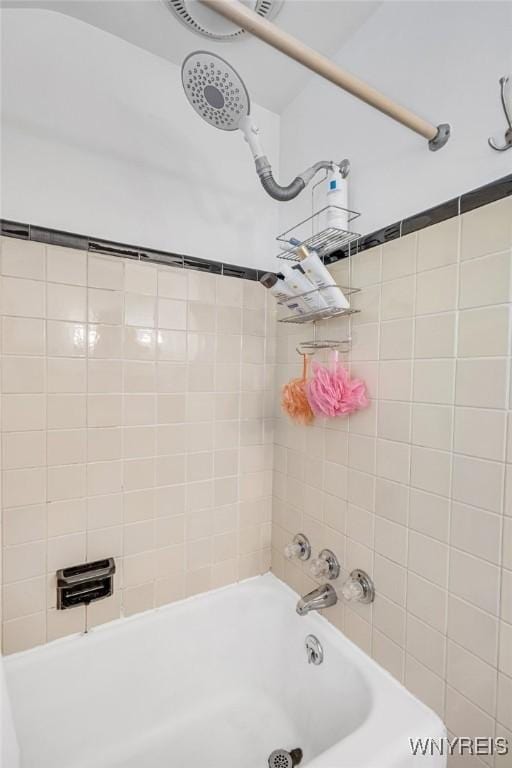 370 Mount Vernon Rd, Amherst, NY 14226 - full bath featuring bathing tub / shower combination